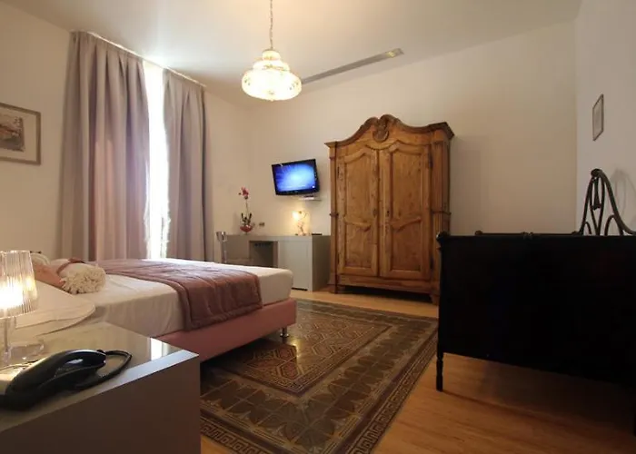 Residenza Mordini ホテル ラ・マッダレーナ